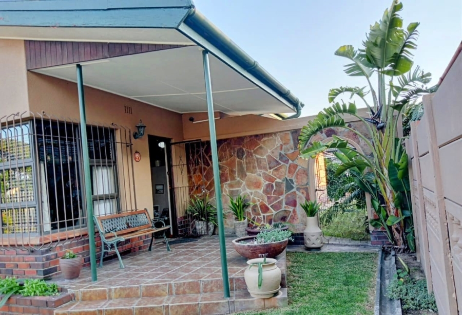 3 Bedroom Property for Sale in De Kuilen Western Cape